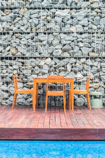Mesa de comedor y sillas de madera —  Fotos de Stock
