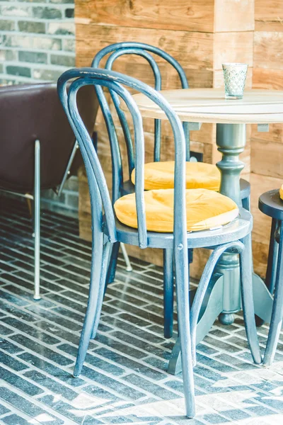 Chaises vides dans le café — Photo