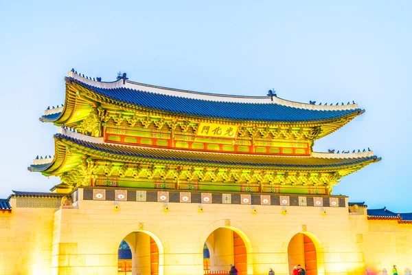 Piękna architektura w pałacu gyeongbokgung — Zdjęcie stockowe