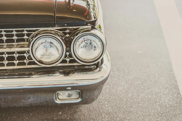 Koplamp van vintage klassieke auto — Stockfoto