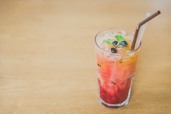 Mescolare frutta bevanda coctail — Foto Stock