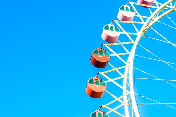 Grande roue dans le parc — Photo