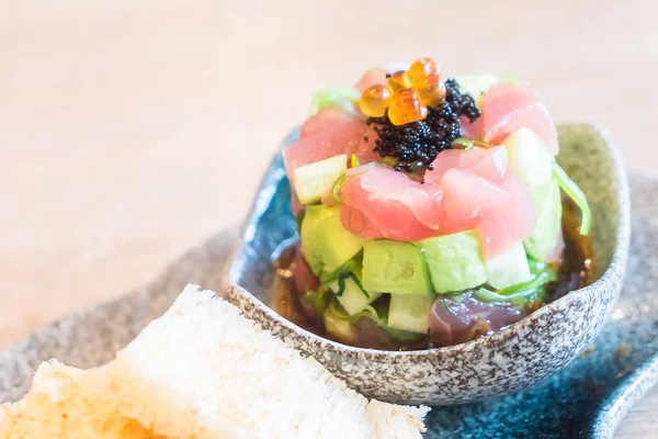 Sashimi di tonno con avocado — Foto Stock