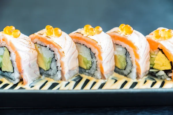 Rotolo di sushi di salmone — Foto Stock