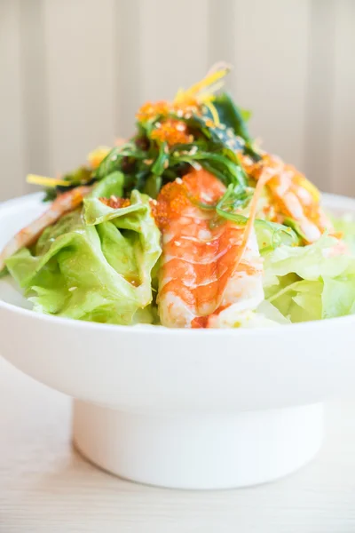 Deliciosa salada de camarão — Fotografia de Stock