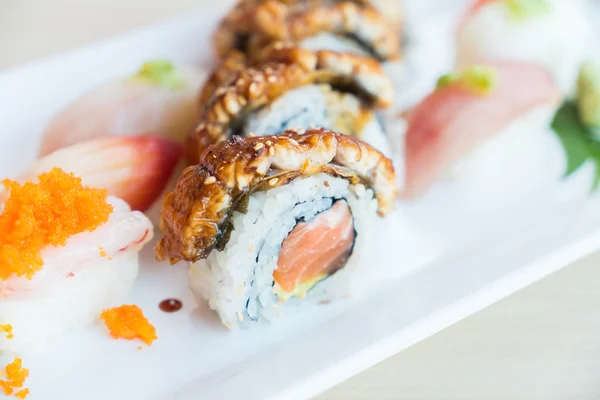 Chutné a čerstvé sushi — Stock fotografie