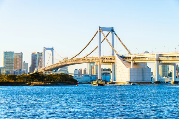 Rainbow bridge i Tokyo stad — Stockfoto