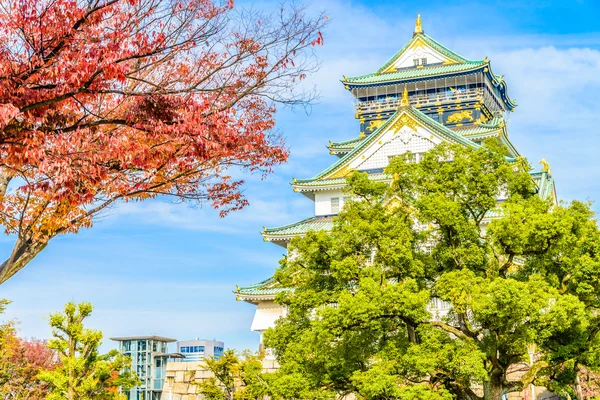 Bella architettura castello di Osaka — Foto Stock