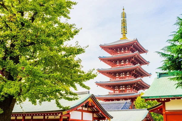 Belle architecture dans le temple Sensoji — Photo