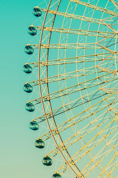 Ferris roue dans le parc au Japon — Photo