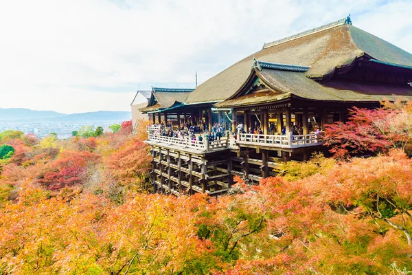 Hermosa arquitectura en el templo Kiyomizu — Foto de Stock