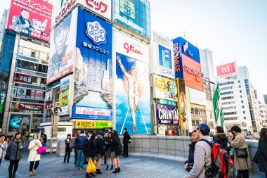 İşaretler reklam be vasıl gece görünümü