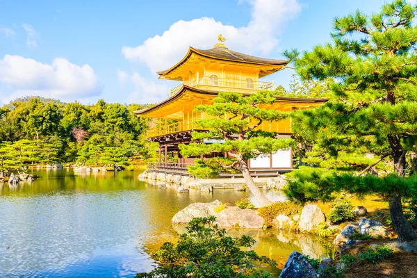 Pavillon d'or au temple Kinkakuji — Photo