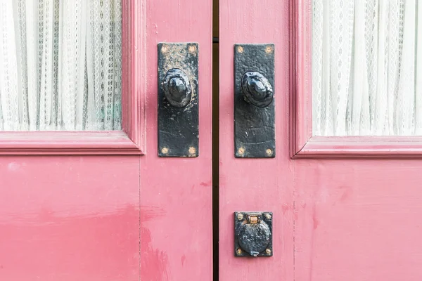 Maniglie della vecchia porta — Foto Stock