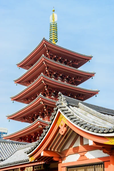 Hermosa arquitectura en el templo de Sensoji — Foto de Stock
