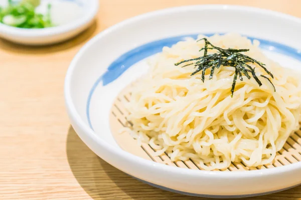 Cold ramen noodles — Stock Photo, Image