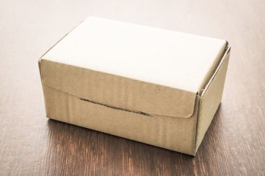 Kahverengi kutusu kadar sahte