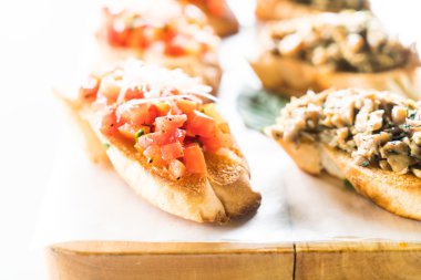 Domates ve kafamız Bruschetta