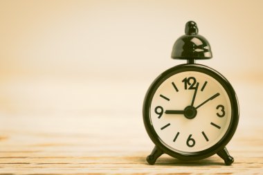 Klasik alarm saati