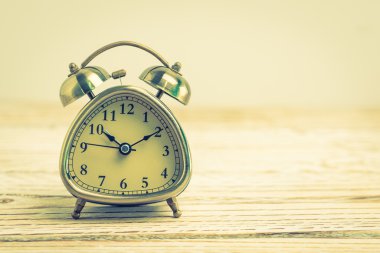 Klasik alarm saati
