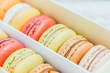 Renkli acıbadem kurabiyesi tatlı