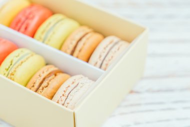 Renkli acıbadem kurabiyesi tatlı