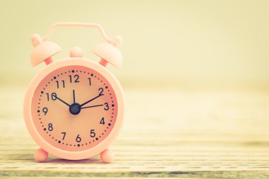 Klasik alarm saati