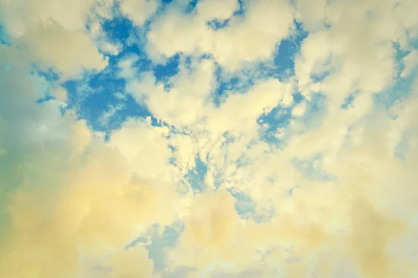 老式云在天空上 — 图库照片