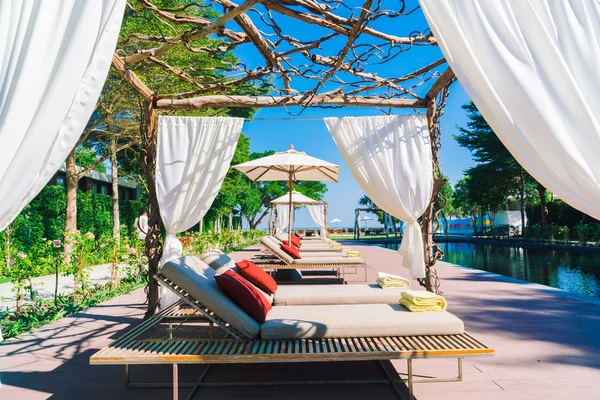Luxury hotel pool resort — Stock Photo, Image