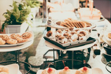 Otel restoranında açık büfe