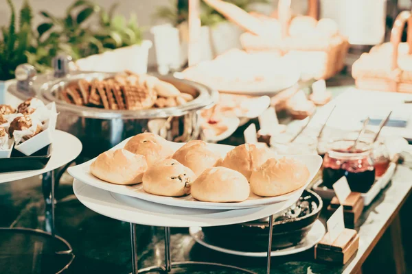 Buffet de catering en el restaurante del hotel — Foto de Stock