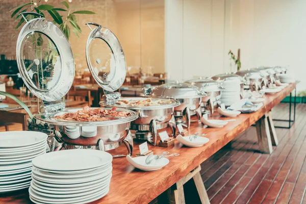 Ontbijtbuffet in het restaurant van hotel catering — Stockfoto