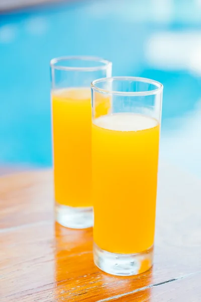 Очки с апельсином — стоковое фото