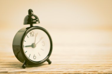 Klasik alarm saati