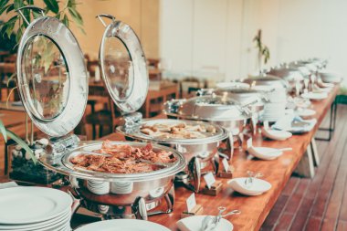 Otel restoranında açık büfe