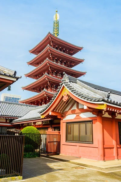 Hermosa arquitectura en el templo de Sensoji — Foto de Stock