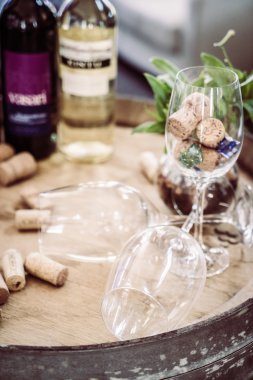 boş şarap bardakları