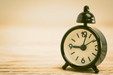 Klasik alarm saati