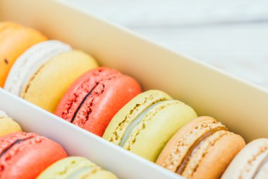 Renkli acıbadem kurabiyesi tatlı