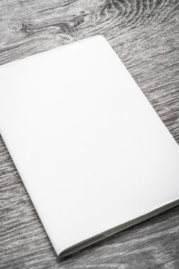 Boş beyaz kitap sahte
