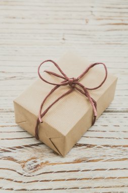 Vintage kahverengi hediye kutusu