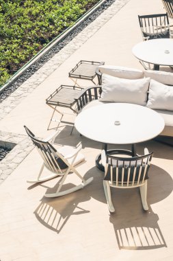 Modern sandalye ve masa