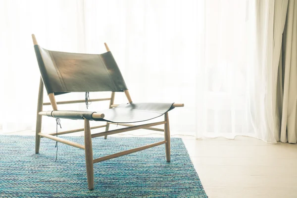 Cadeira moderna na sala de estar — Fotografia de Stock