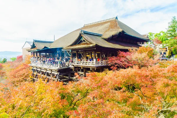 Hermosa arquitectura en el templo Kiyomizu — Foto de Stock