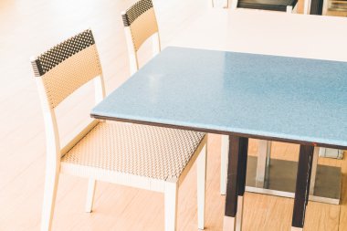 Modern sandalye ve masa