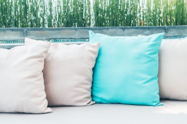 Kanepe dekorasyon yastık