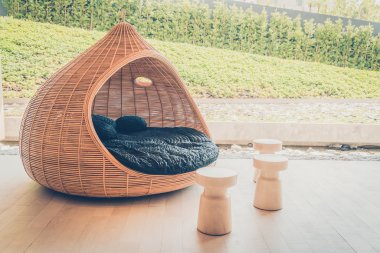 Modern sandalye ve masaları