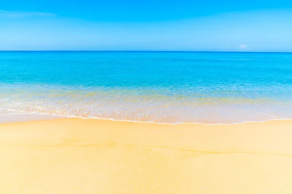 Hermosa playa y mar — Foto de Stock