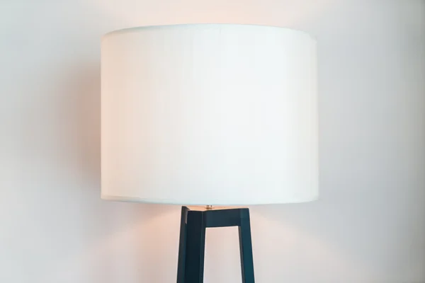 Lichte lamp in woonkamer — Stockfoto