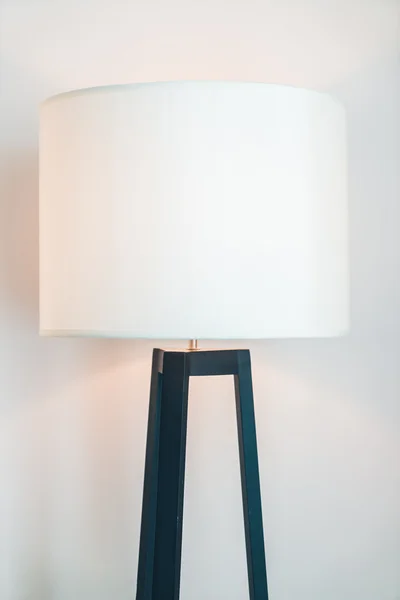 Ljus-lampa i vardagsrummet — Stockfoto